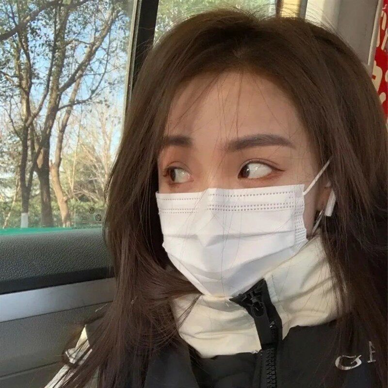 医用级一次性白色口罩透气学生成人高颜值美女显脸小防雾霾时尚款