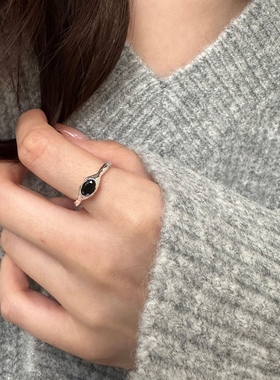 s925纯银椭圆黑锆石戒指女小众设计高级感个性冷淡风开口指环
