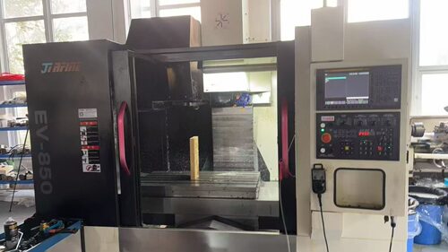 乔锋EV-850，发那科0i-MFpuld系统，三轴线轨，BT40短鼻主轴12000