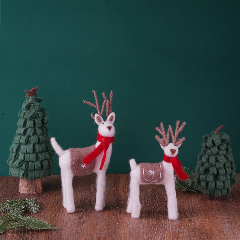 北欧圣诞节羊毛毡手工品儿童房咖啡厅甜品店桌面柜台白鹿装饰摆件