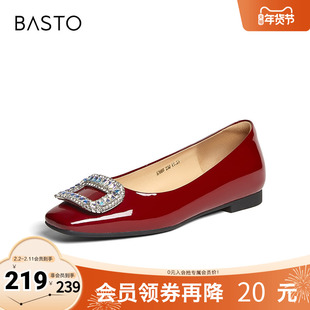 百思图2023秋季新款简约时尚金属钻扣方头浅口女单鞋A3966CQ3