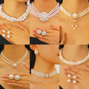 exaggerated temperament Retro pearl clavicle necklace women