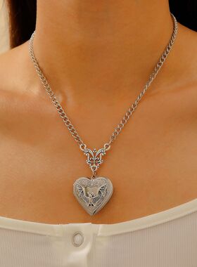 New Mini Silver Heart Necklace Photo Box Necklace Retro 项链