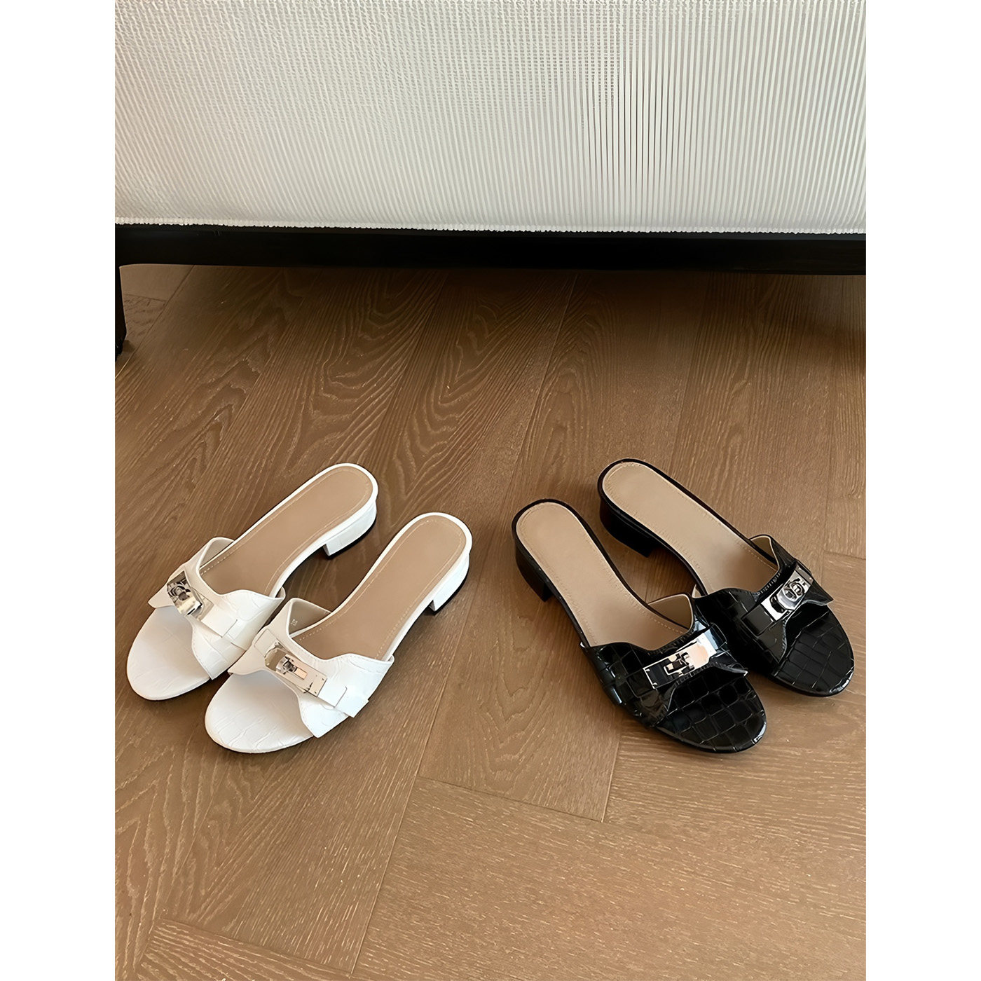 王妃风鳄鱼纹4cm粗跟女凉拖
