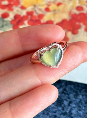 天然和田玉俄料碧玉通体活金猫猫眼爱心戒指银镀金镶嵌活口可调节