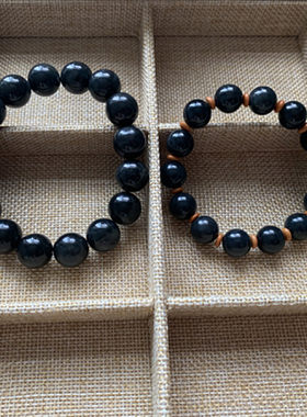 正宗新疆和田玉且末老料精品墨玉青花手串12mm和14mm珠径很细腻！