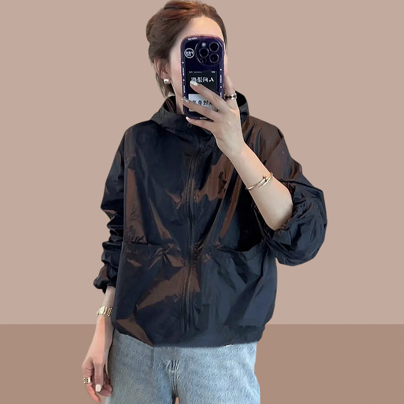 现货短款薄款防晒衣冲锋衣外套女款2025夏季新款小个子运动防晒服