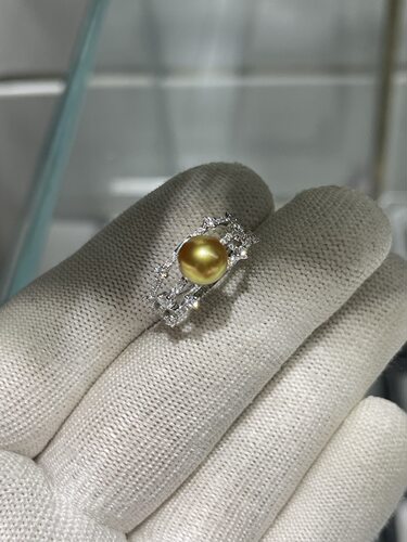 浓金炫彩绿7～8mm南洋金珠戒指 18k培育钻石镶嵌