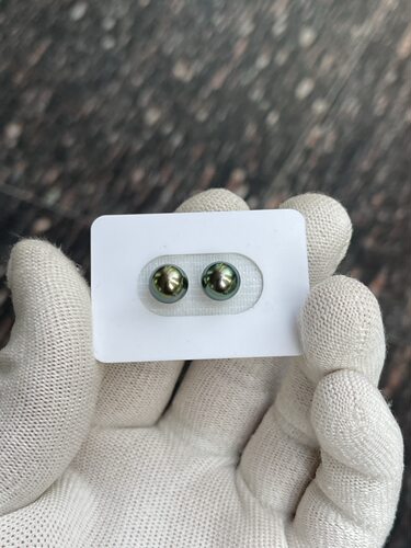 正圆，无暇！！ 8.87，8.85mm大溪地孔雀绿配对 自然光拍摄