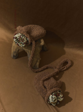 popoup25FW 羊羔毛拼布挂脖手套