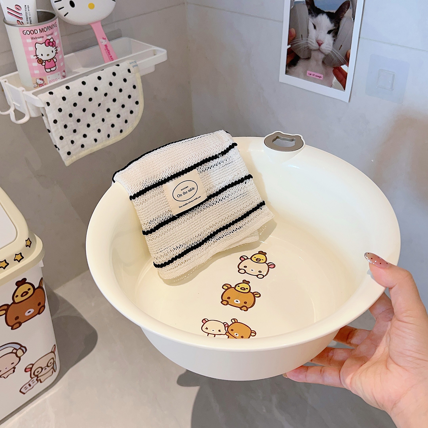 可爱轻松熊加厚塑料脸盆学生宿舍洗衣服水盆可挂圆形塑料盆洗脚盆