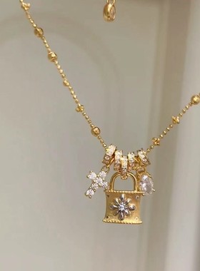 拉丝工艺跑环十字架锁包项链轻奢高级感锁骨链小众新款毛衣链