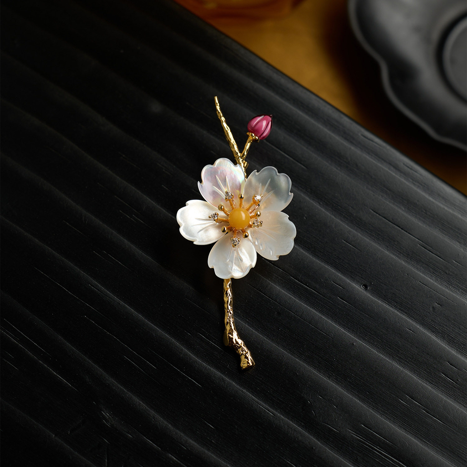 寒梅映雪 蜜蜡中式国风胸针设计款高级感精致旗袍女配饰胸花礼品