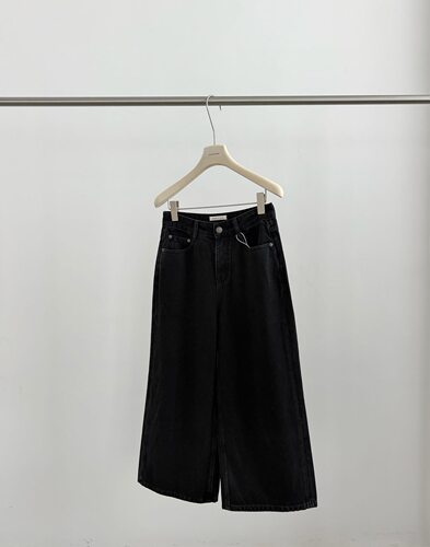 UPONE秋季韩系直筒黑色百搭牛仔裤