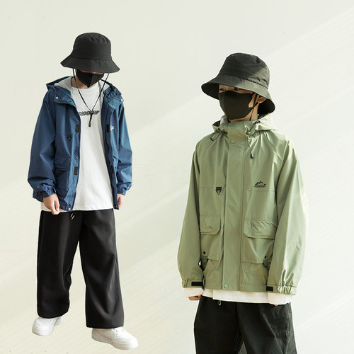 男童冲锋衣外套2024冬装新款青少年连帽外套三防男孩防水夹克潮牌