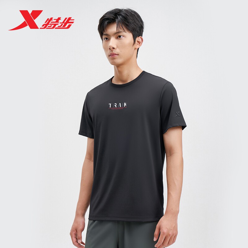 特步圆领短袖男2026年新款春夏训练男装健身运动上衣975229