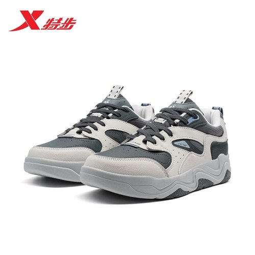 特步暗流板鞋2025秋冬新款男鞋皮面轻便休闲鞋中帮男款运动鞋