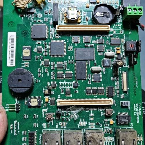 Danfoss丹佛斯机组控制系统 AK2-SC255主板。只