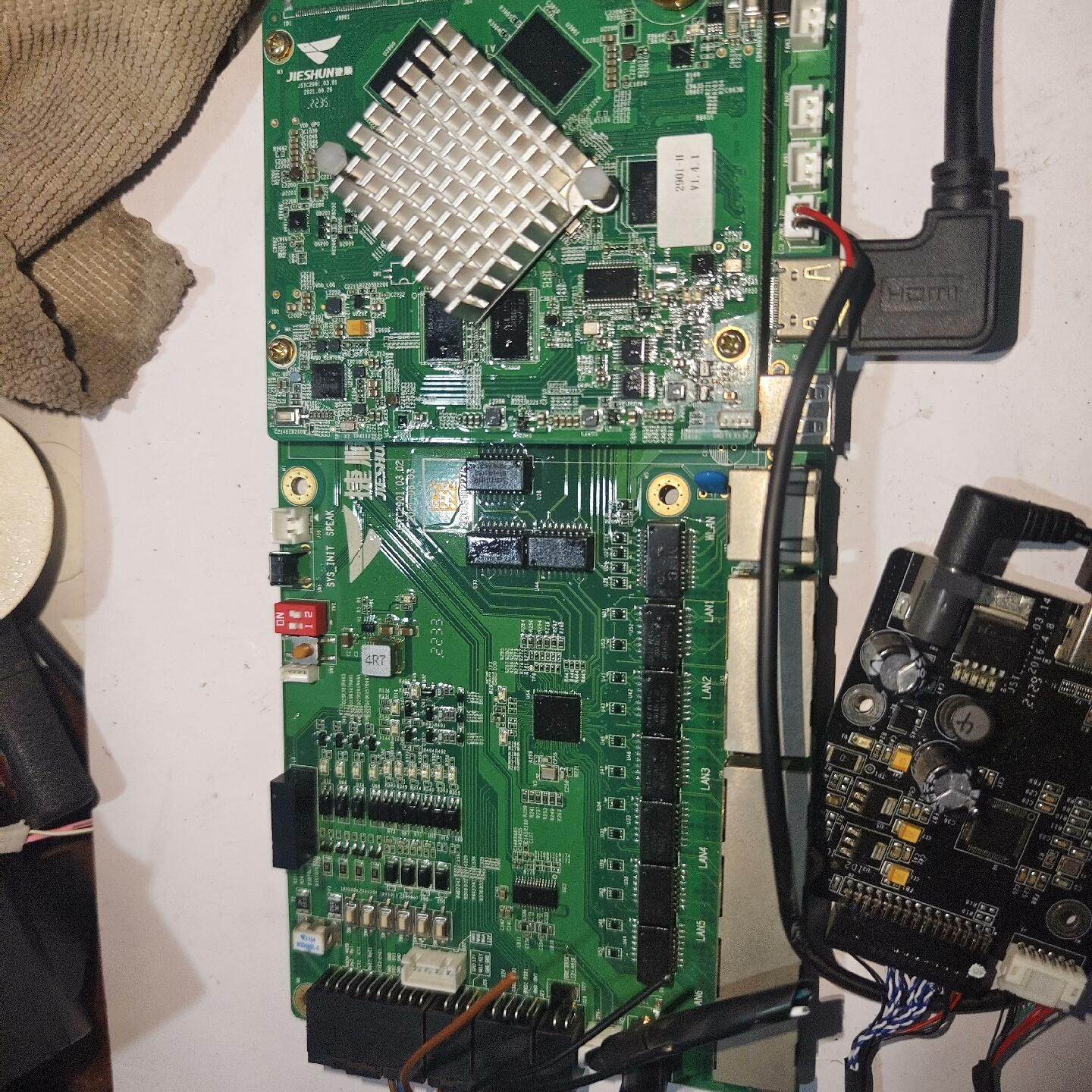 捷顺JSTC2901主板 正常拆机的 需要的来。