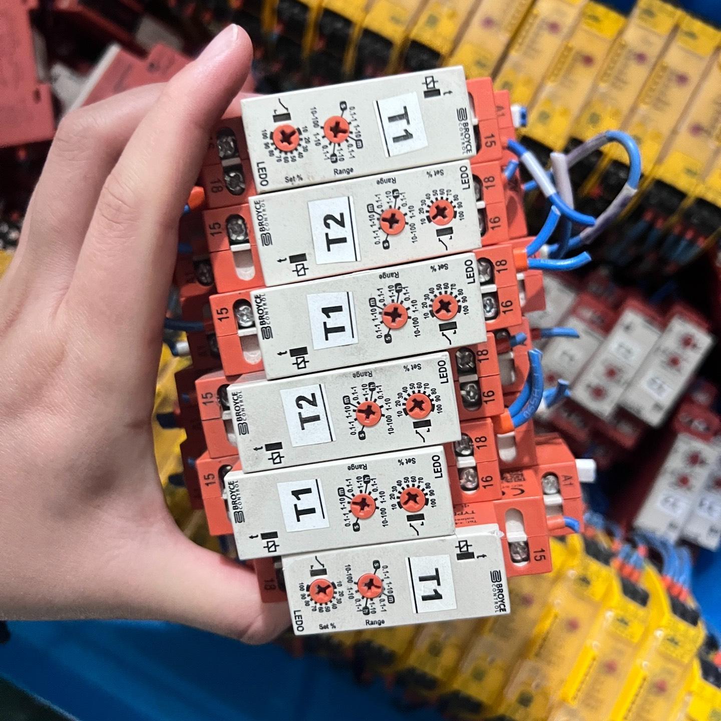 Broyce Control时间继电器LEDO/2 12-2