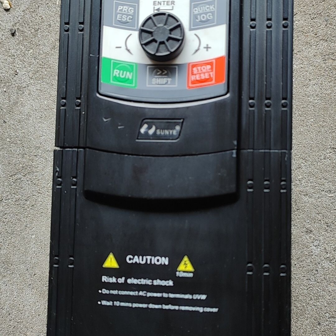 日业变频器 CM528H4T5R5GB 7R5PB 380V