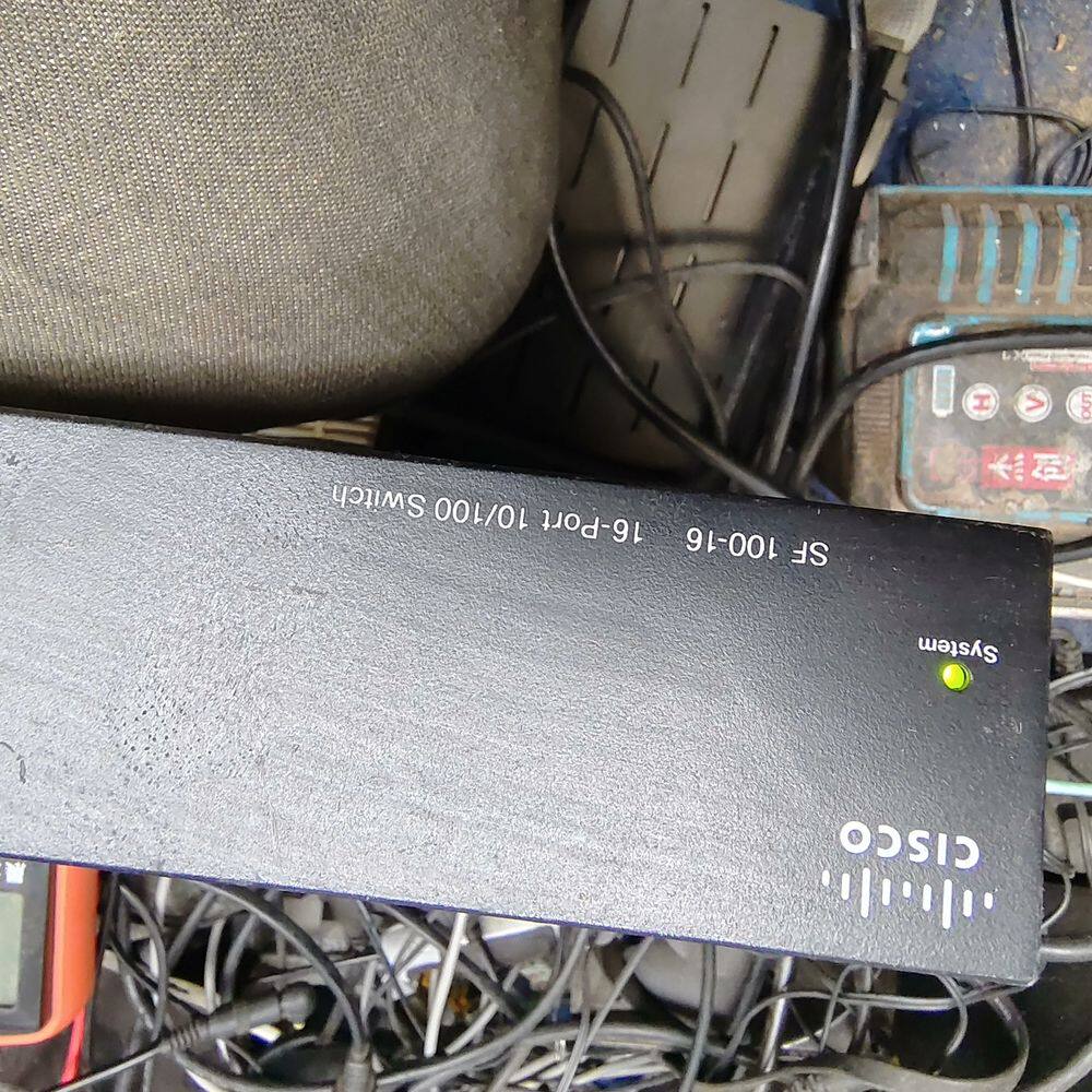 交换机 型号cisco SF100-16 16口百兆交换