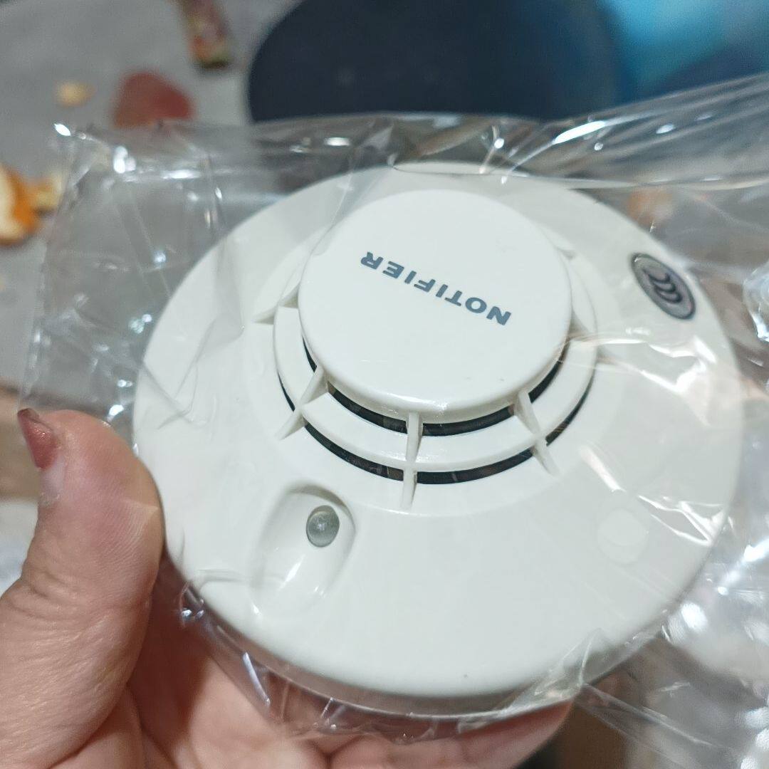 751P烟感，有400个，成色可以冲新用，实物如图，