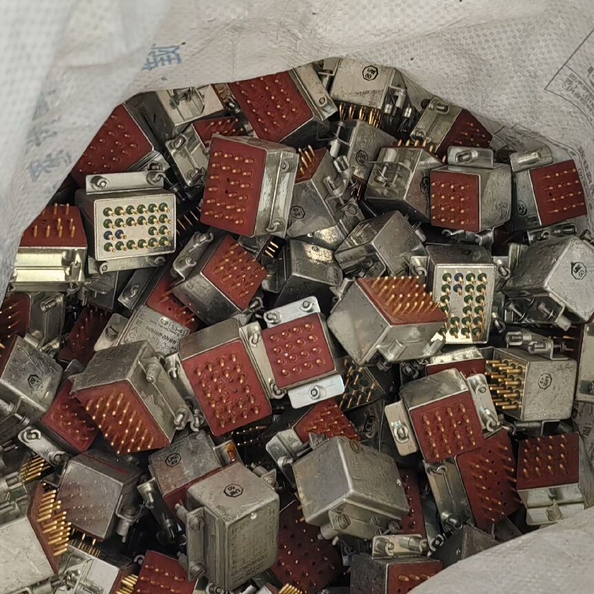 LEACH 法国利奇继电器 F670-H4VP-ZUVU-M