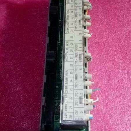 接线端子台XW2B-40J6-2B 。成色漂亮