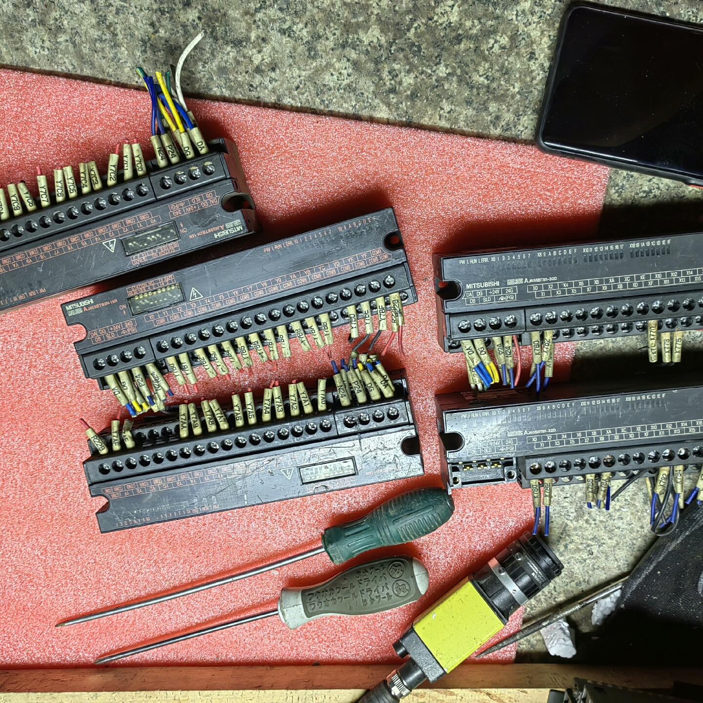 模块五个 型号：AJ65SBTB1-32D()/AJ