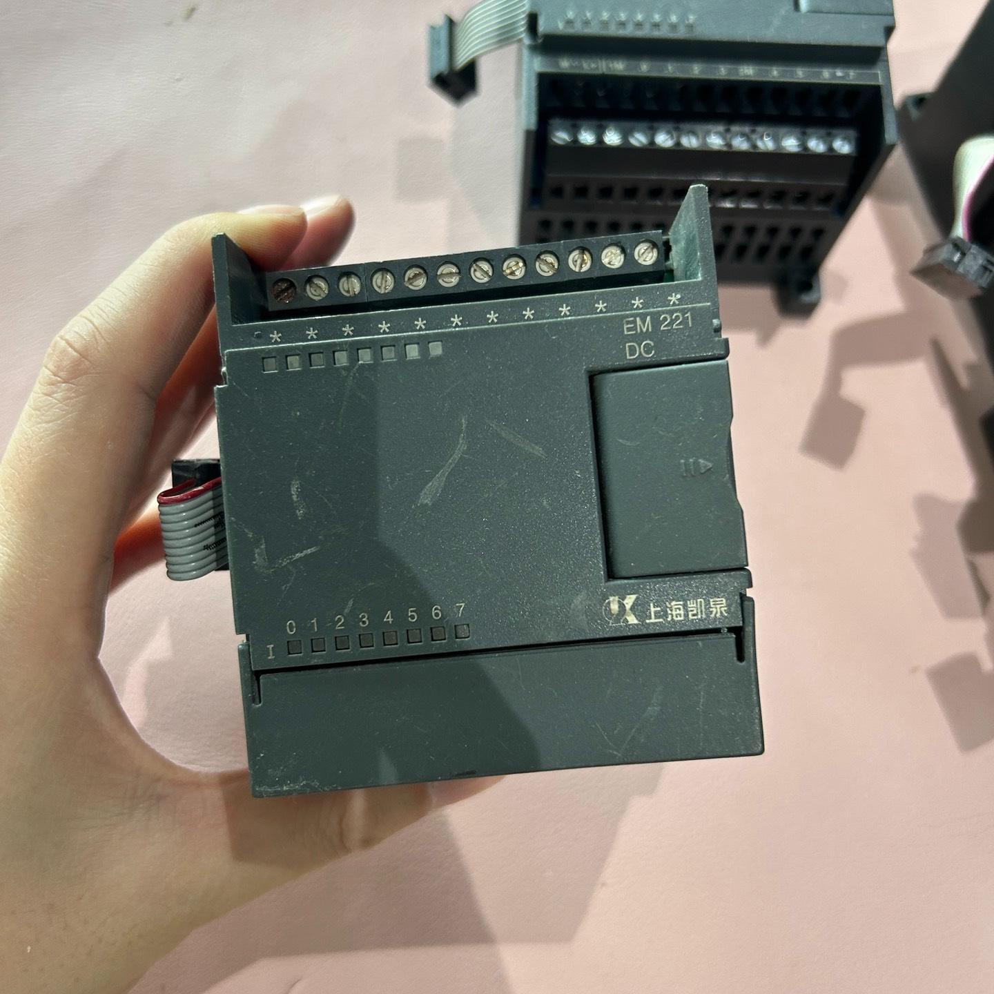 PLC 型号：EM221 拆机 实物拍摄 功能包好