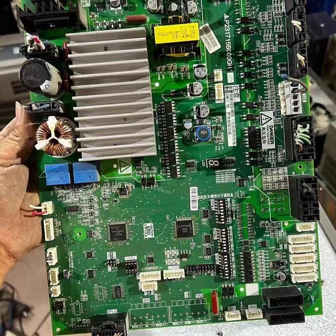 凌云-3电梯门机板 P231715B000G13 无