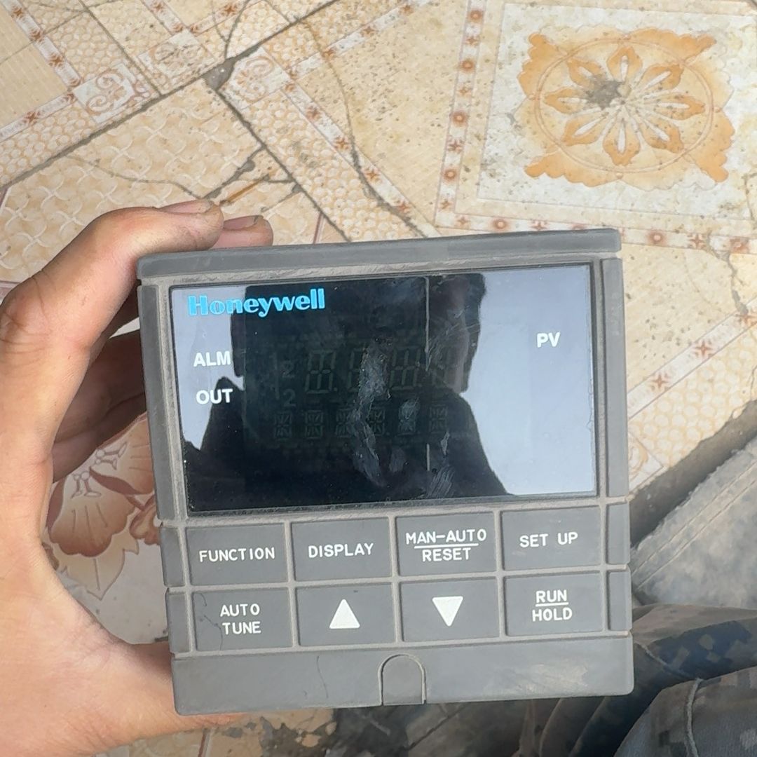 温控器UDC2300 DC230B-CE-1A-10