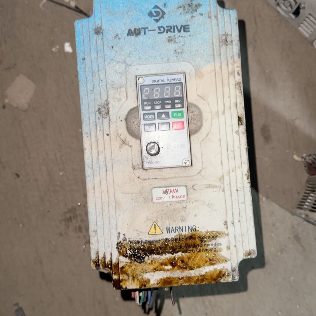 正弦变频器3.7kw DVM-2S037-05 拆机包好如图