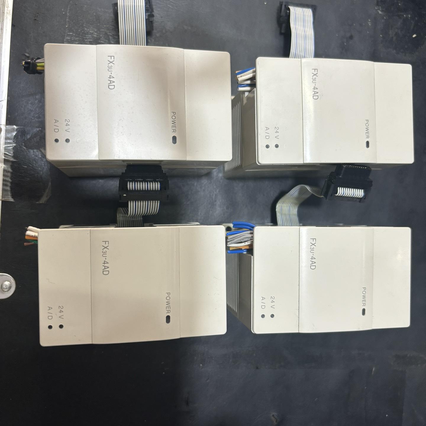 PLC FX3U-4AD模块 （共4个） 24V供电 功