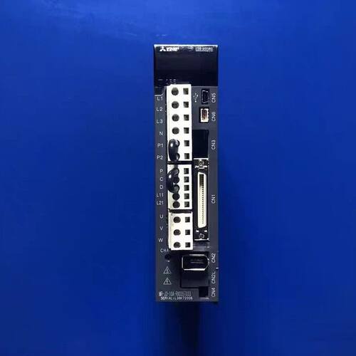 MR-J3-10A-RX035T033  伺服驱动器