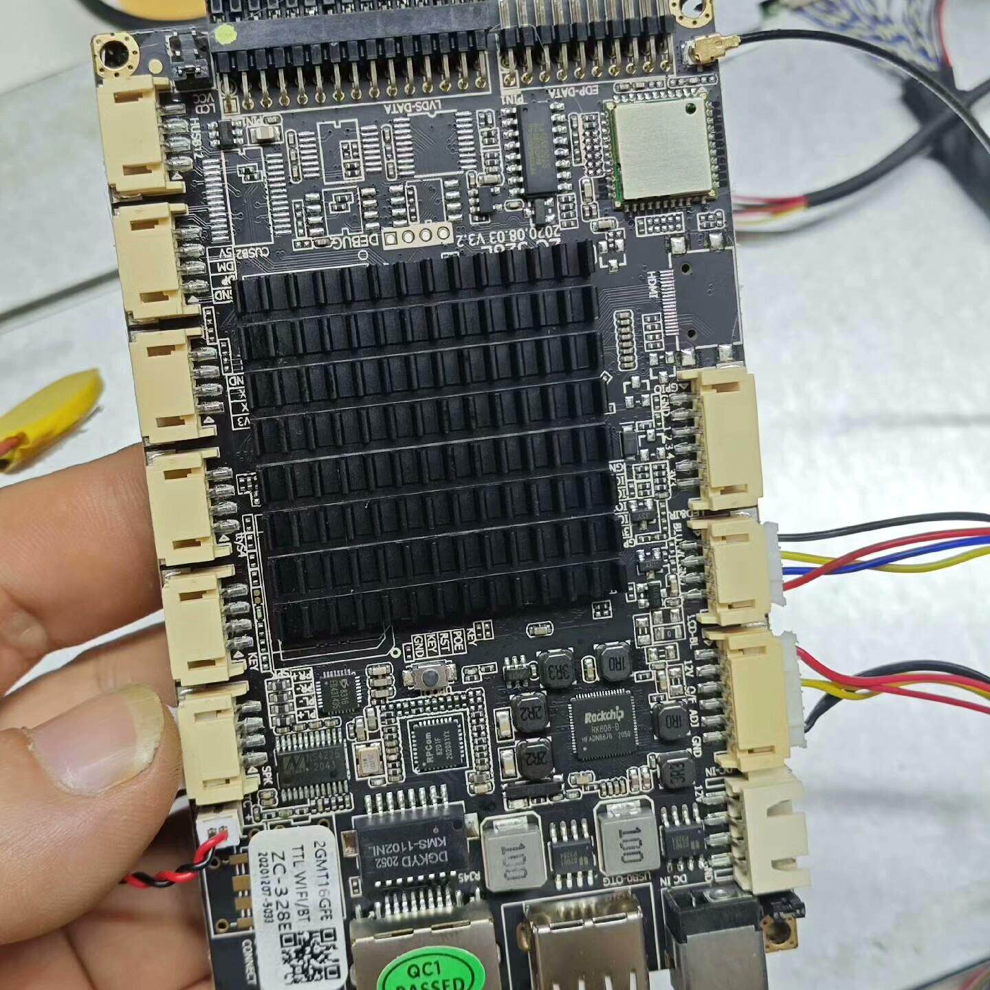 zc 328和328e广告机主板 安卓rk-3288 2+1