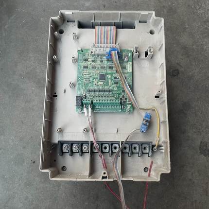 伟创变频器 AC70-T3-022G/030P 拆机 壳