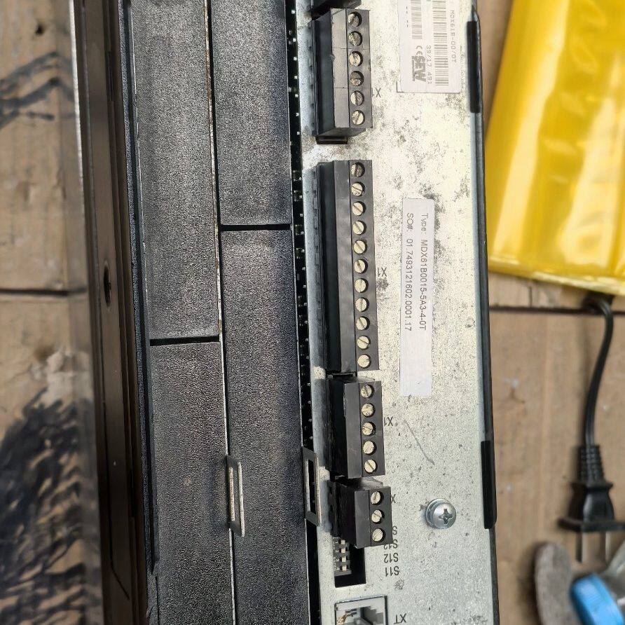SEW变频器 型号MDX61B0015-5A3-4-0T 德