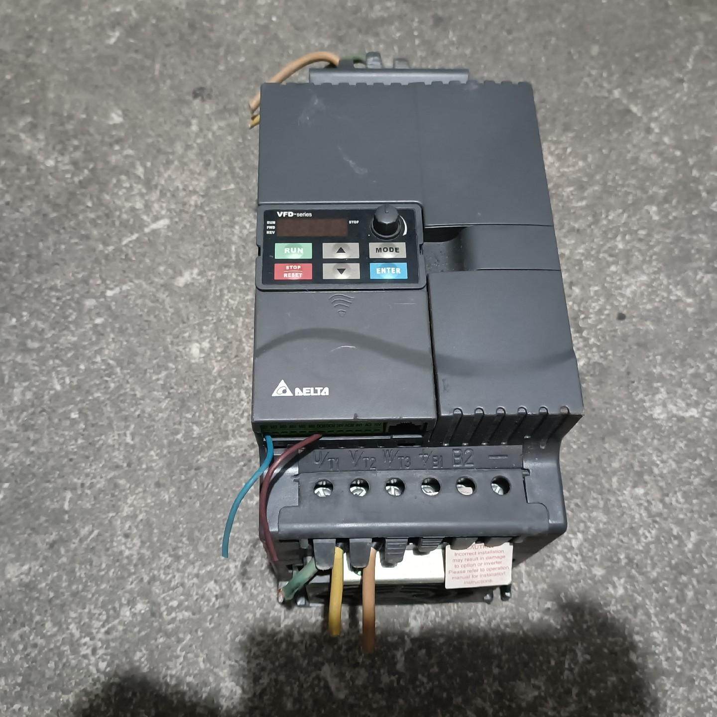 拆机的台达VFD-E系列变频器 VFD110E43A 1