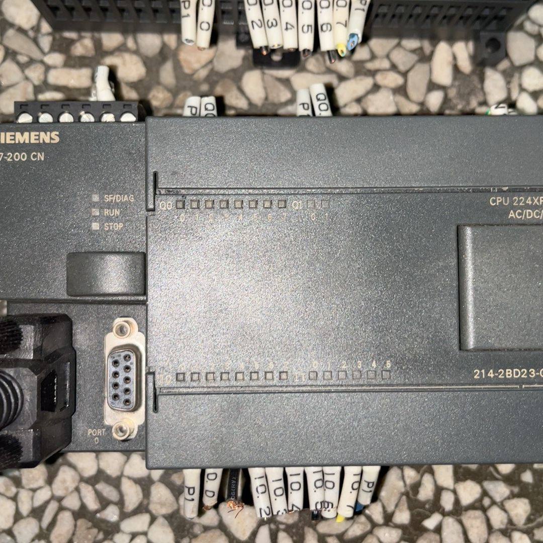 6es7 214-2bd23-0xb8 PLC 实物如