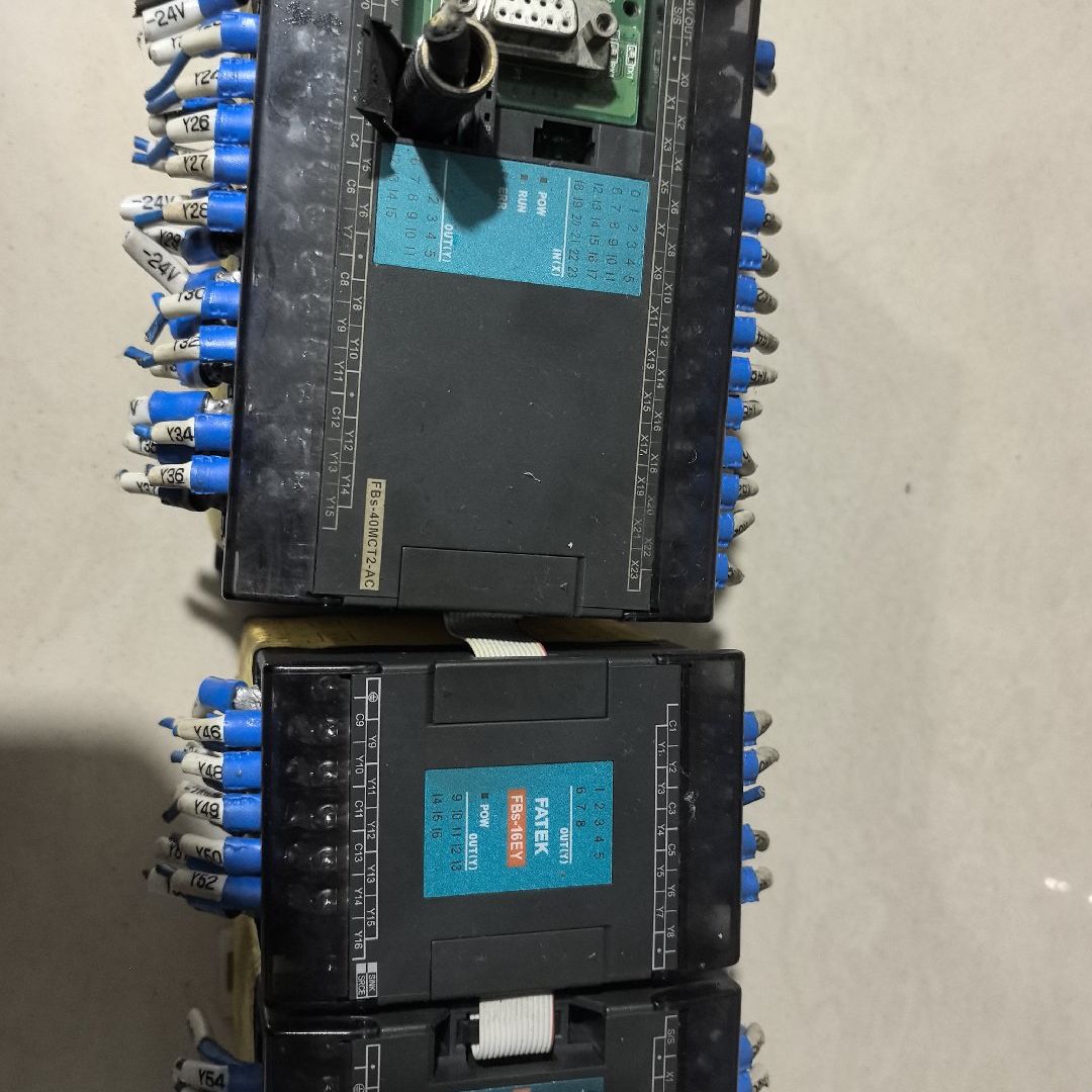 永宏PLC FBs-40MCT2-AC ＋两个模块拆机件