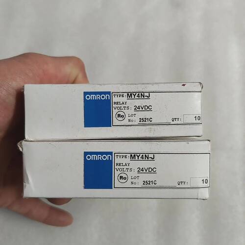 龙继电器MY2N一J询价两盒 成色如图出 物品售