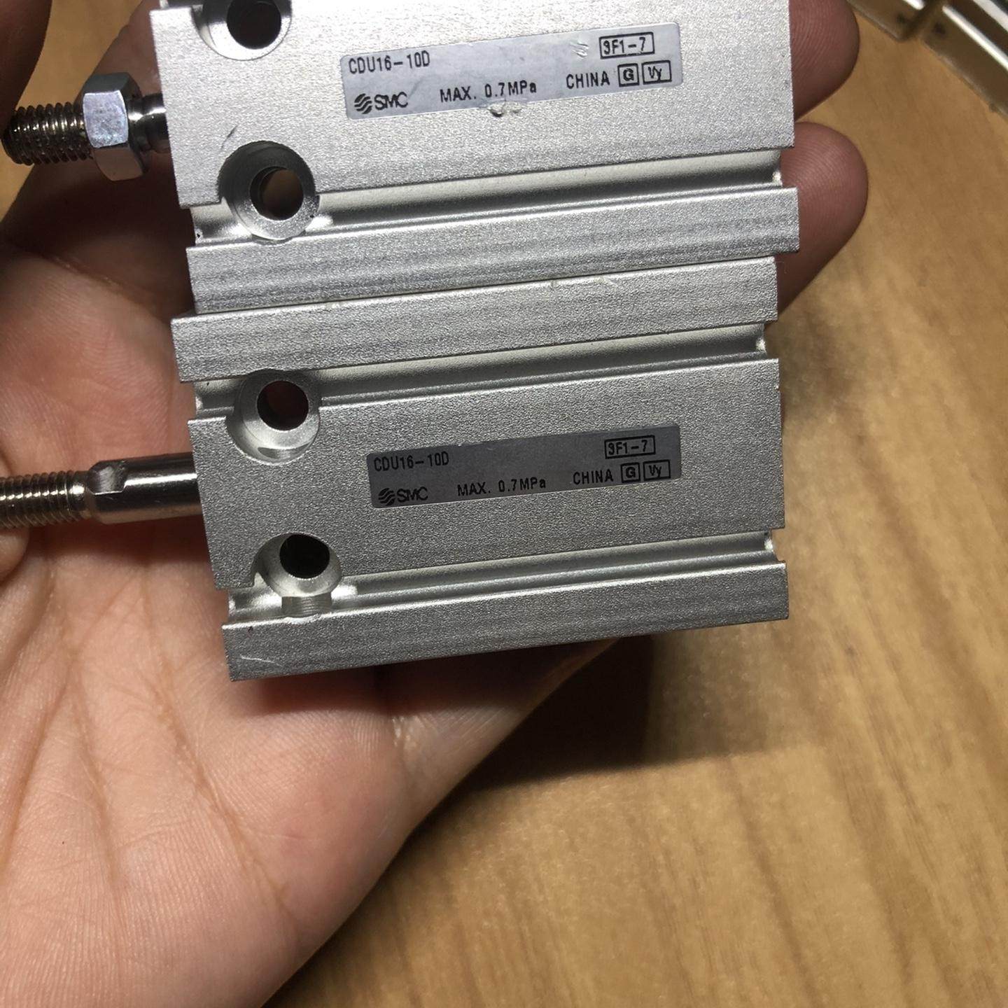 气缸CDU16-10D 99成新 30
