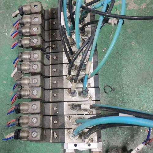 索诺天工电磁阀  成色如图 1组 拆机件！功能完好！有需要的