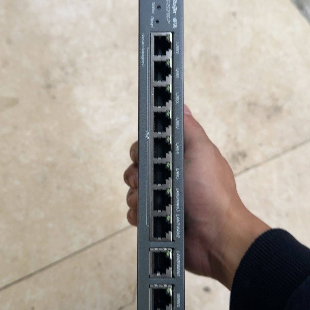 RG-EG210G-P 边缘路由器 成色新。实物拍摄。无电源