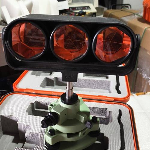 徕卡全站仪用棱镜加底座 注明只有棱镜 棱镜带箱子 就图上的东