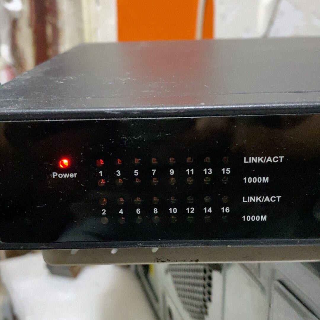 16口千兆智能交换机 16个RJ45电口 支持1000M高速