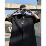 黑色
