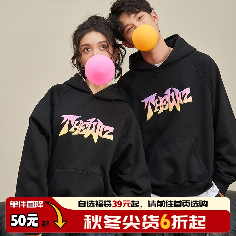 渐变字美式复古连帽卫衣